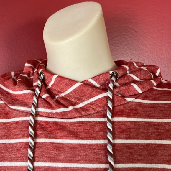 BNWOT Maurices lightweight, hooded, long sleeve top - Picture 2 of 15